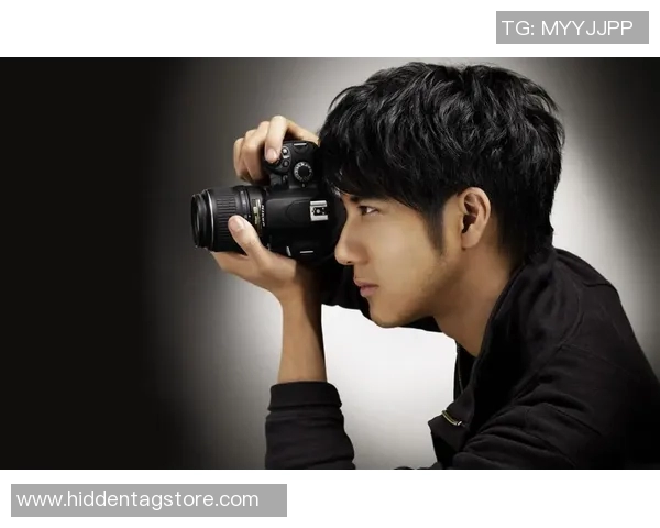 足球明星壁纸展现帅气风采让你爱不释手的视觉盛宴 足球明星壁纸展现帅气风采让你爱不释手的视觉盛宴