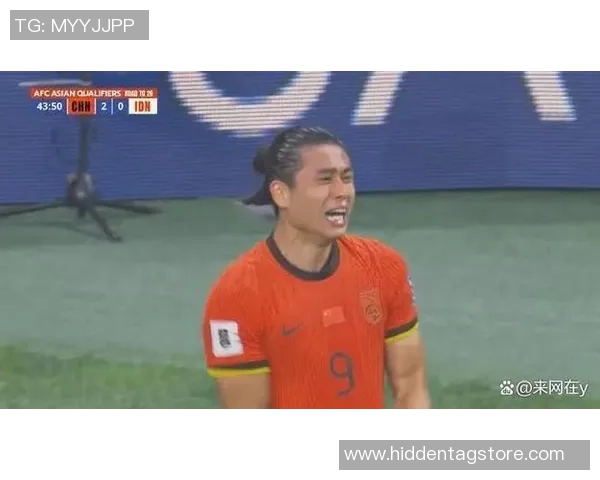 足球明星感动粉丝泪洒赛场温情瞬间引发热议 足球明星感动粉丝泪洒赛场温情瞬间引发热议