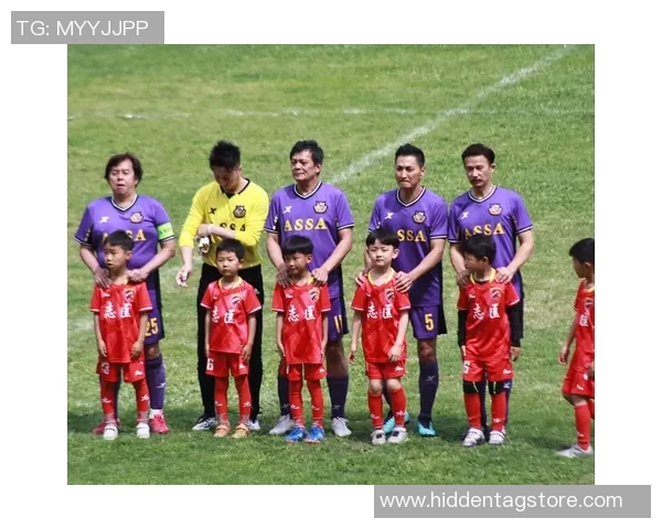 足球明星齐聚一堂共庆盛典展现团结与激情的精彩瞬间